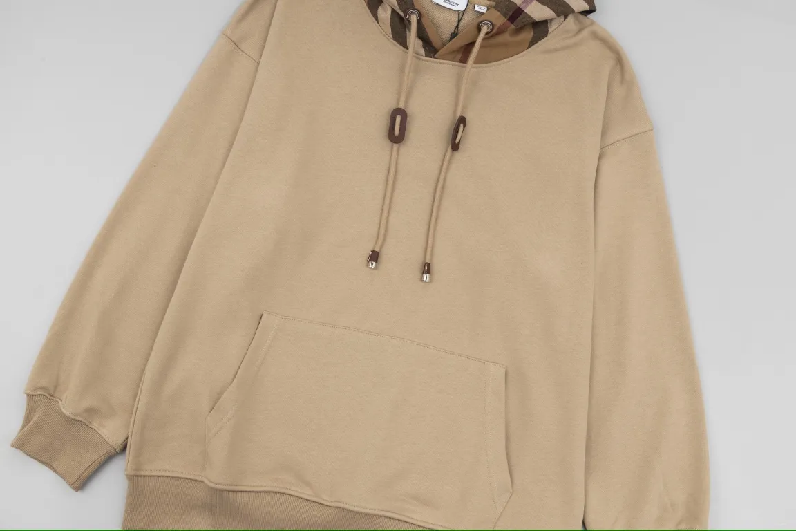 【BURBERRY  公式旗艦店】バーバリー パーカースウェットご好評に付き再入荷！241113