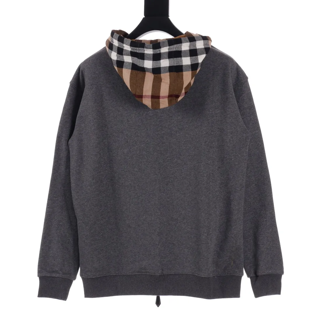 【BURBERRY  公式旗艦店】バーバリー パーカースウェットご好評に付き再入荷！241113