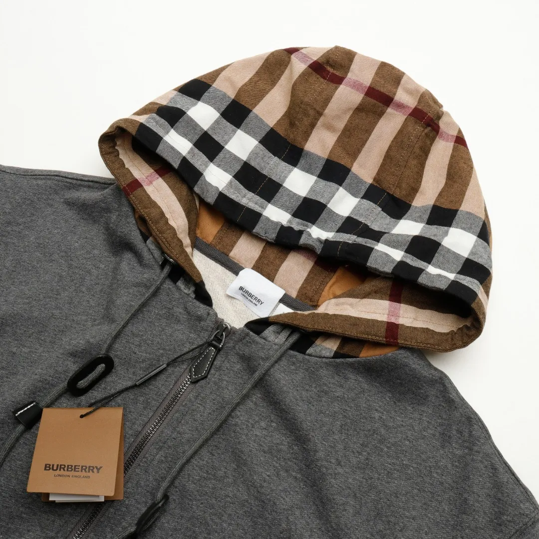 【BURBERRY  公式旗艦店】バーバリー パーカースウェットご好評に付き再入荷！241113