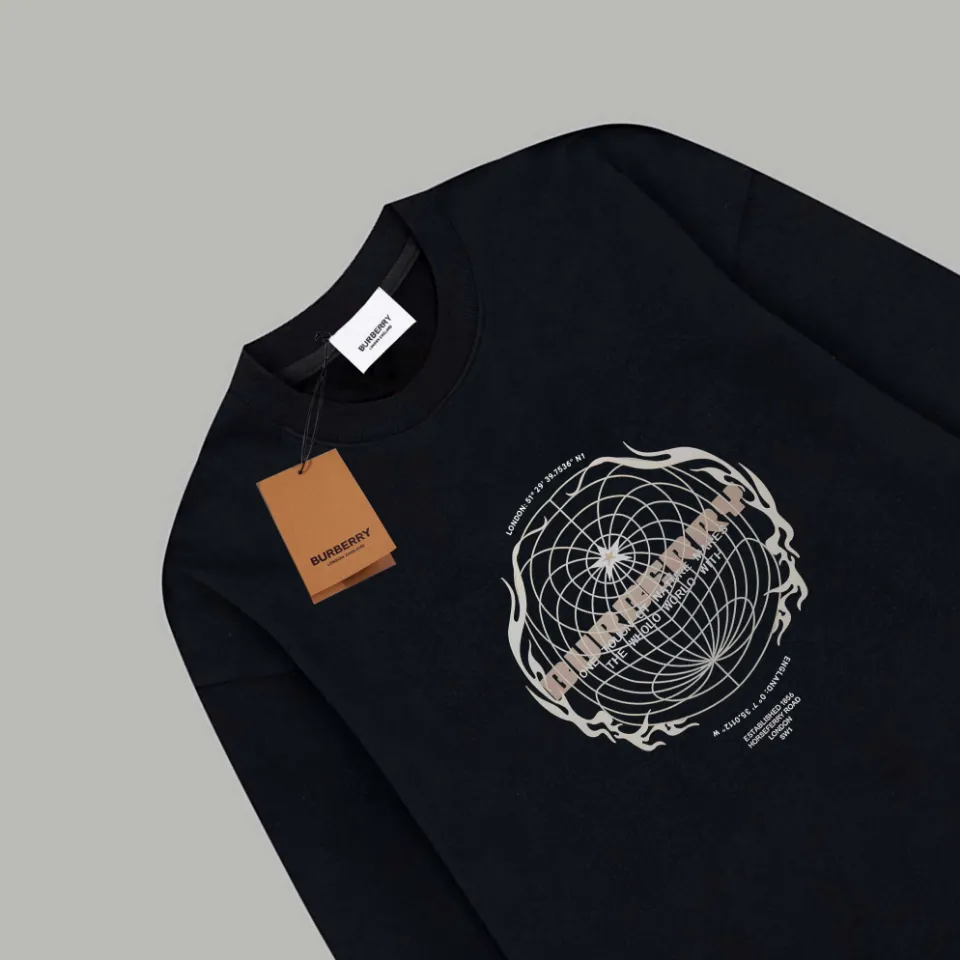 【BURBERRY   公式旗艦店】バーバリー   丸首の衛衣 スウェットご好評に付き再入荷 241025