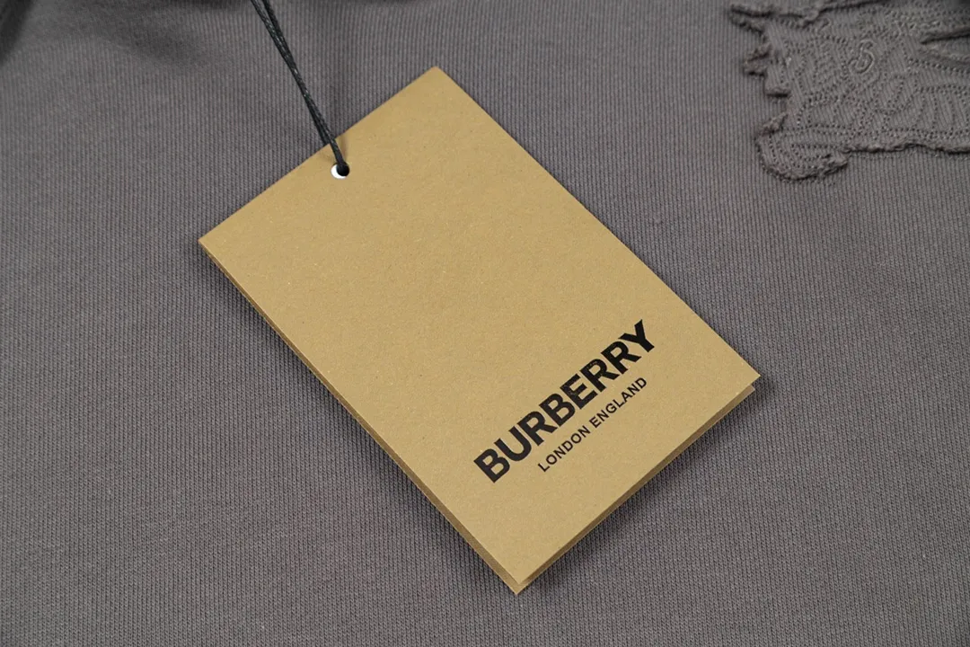 【BURBERRY  公式旗艦店】バーバリー パーカー  スウェットご好評に付き再入荷 240830