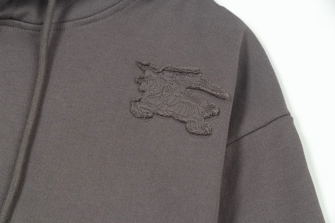 【BURBERRY  公式旗艦店】バーバリー パーカー  スウェットご好評に付き再入荷 240830
