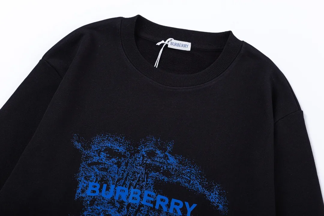 【BURBERRY 公式旗艦店】バーバリー  丸首の衛衣 スウェット ご好評に付き再入荷240829