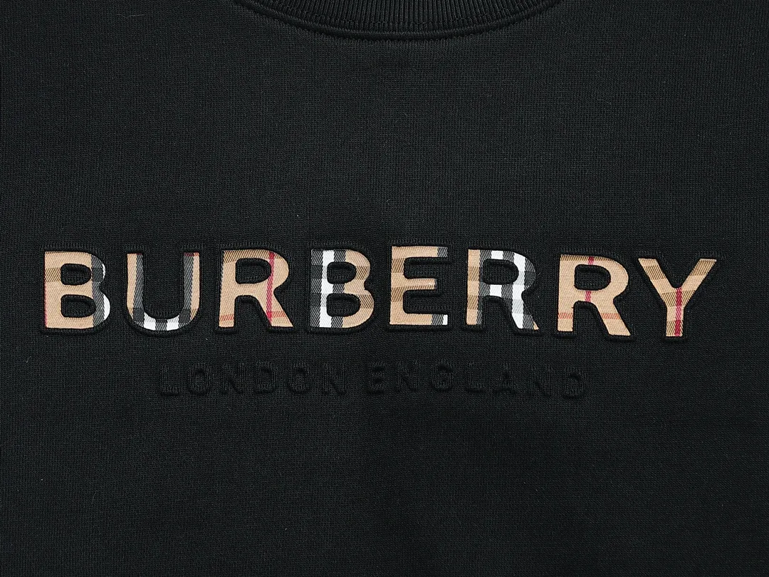 【BURBERRY  公式旗艦店】バーバリー 丸首の衛衣  パーカー ウェットご好評に付き再入荷  240809