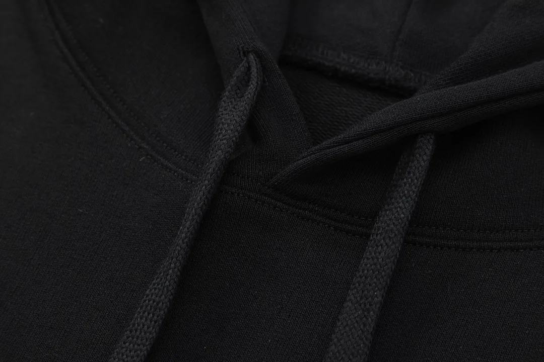 【BURBERRY  公式旗艦店】バーバリー パーカースウェットご好評に付き再入荷 240805