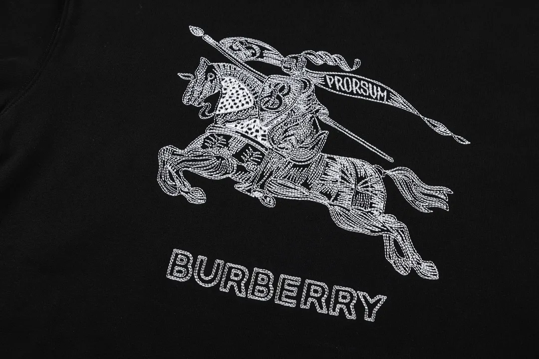 【BURBERRY  公式旗艦店】バーバリー パーカースウェットご好評に付き再入荷 240805