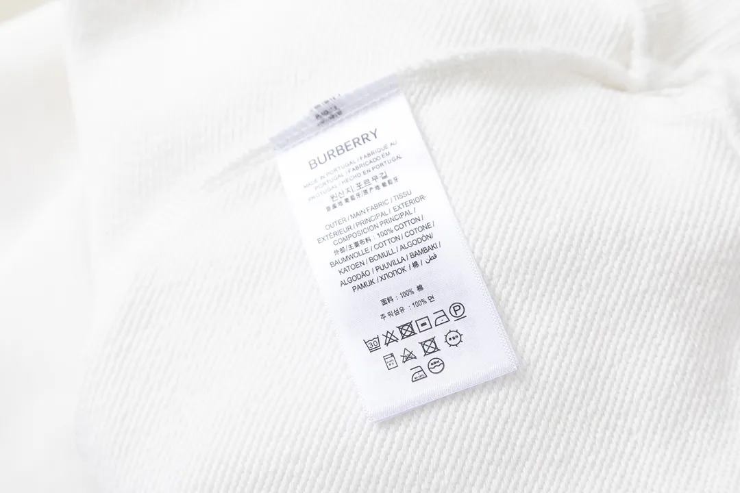 【BURBERRY  公式旗艦店】バーバリー パーカースウェットご好評に付き再入荷 240805