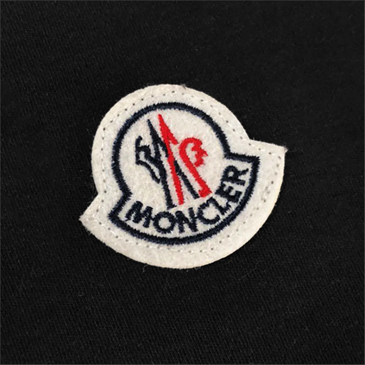 【MONCLER   公式旗艦店】モンクレール   パーカー スウェット ご好評に付き再入荷！241214
