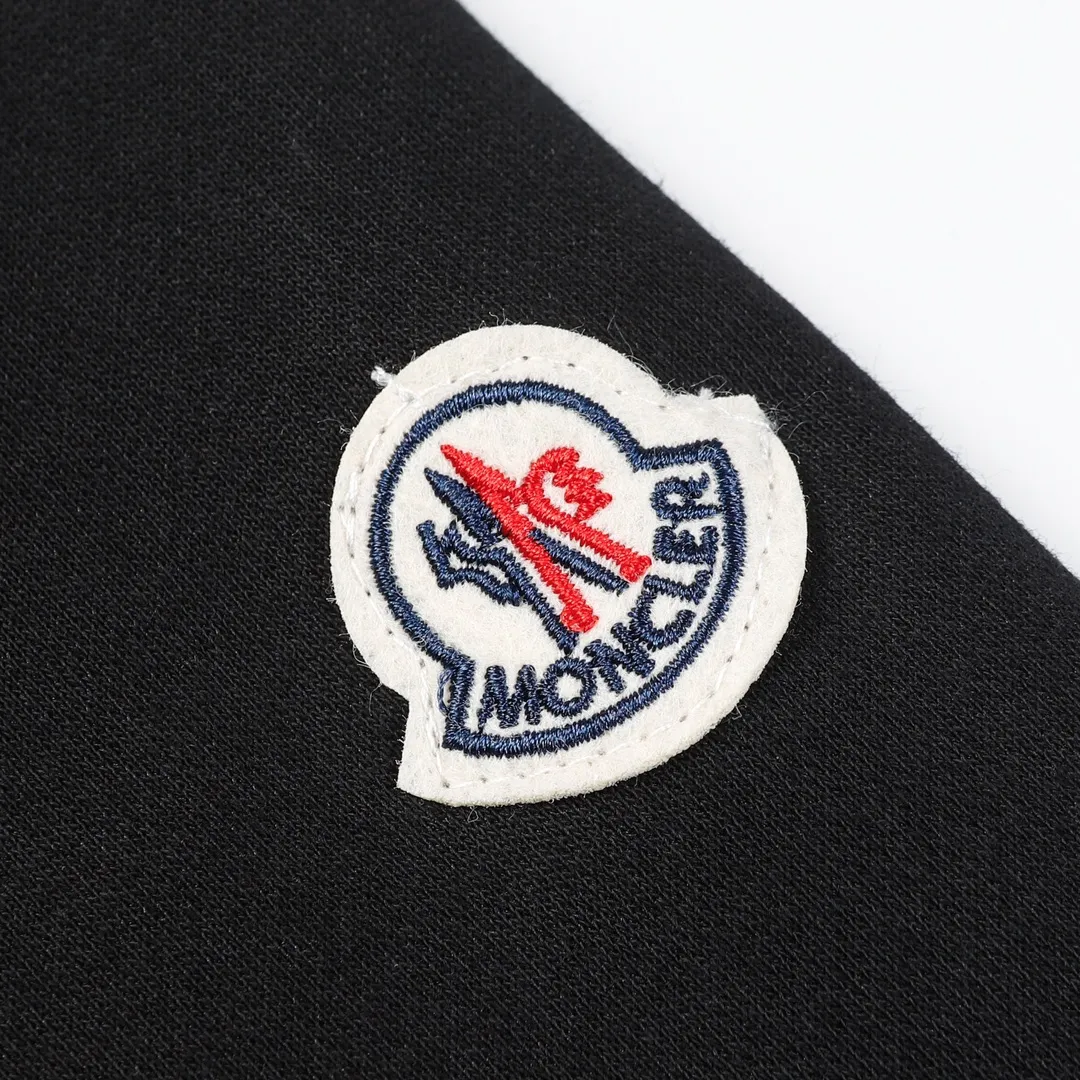 【MONCLER 公式旗艦店】モンクレール  丸首の衛衣 スウェットご好評に付き再入荷 240902