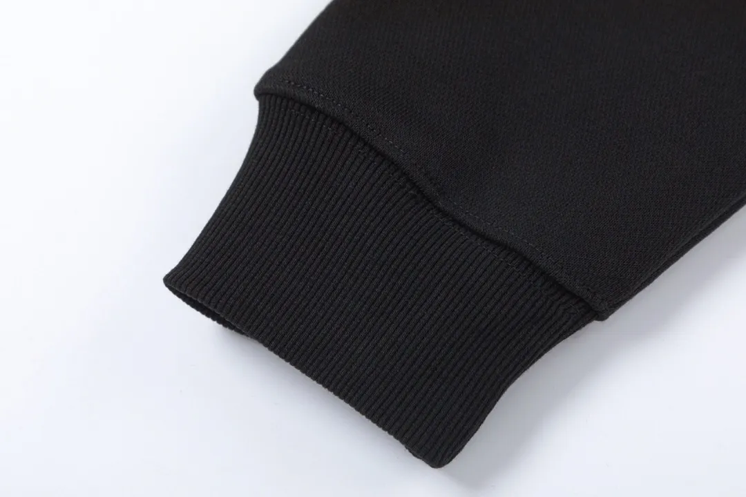 【CELINE 公式旗艦店】セリーヌ パーカー スウェットご好評に付き再入荷！240925
