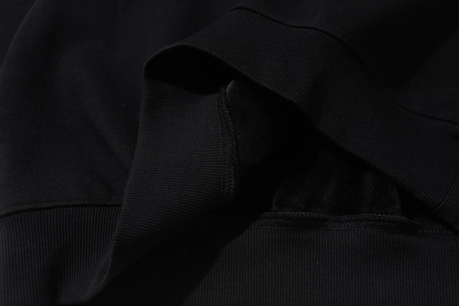 【CHROME HEARTS 公式旗艦店】クロムハーツ  丸首の衛衣 スウェット ご好評に付き再入荷   241114