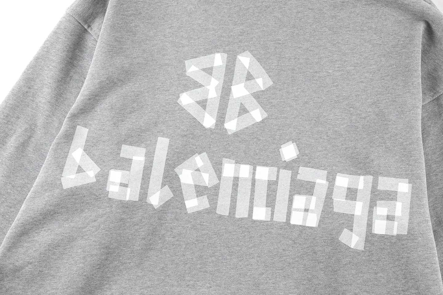 【BALENCIAGA 公式旗艦店】バレンシアガ パーカー スウェット ご好評に付き再入荷！241211