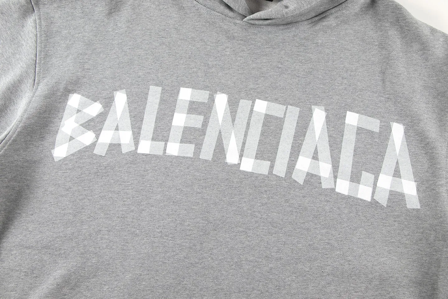 【BALENCIAGA 公式旗艦店】バレンシアガ パーカー スウェット ご好評に付き再入荷！241211