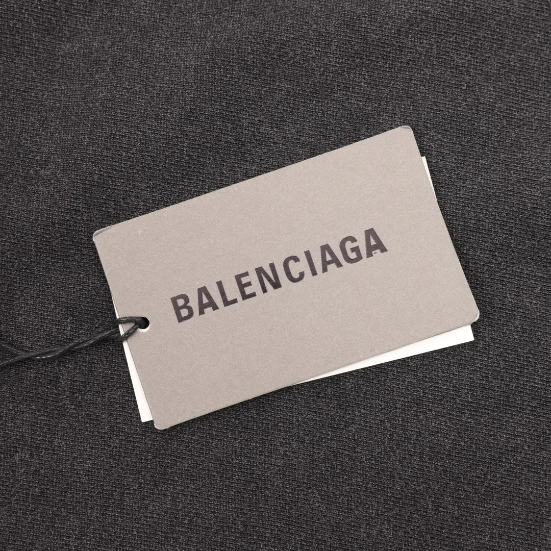 【BALENCIAGA 公式旗艦店】バレンシアガ 丸首の衛衣 スウェット ご好評に付き再入荷！241127