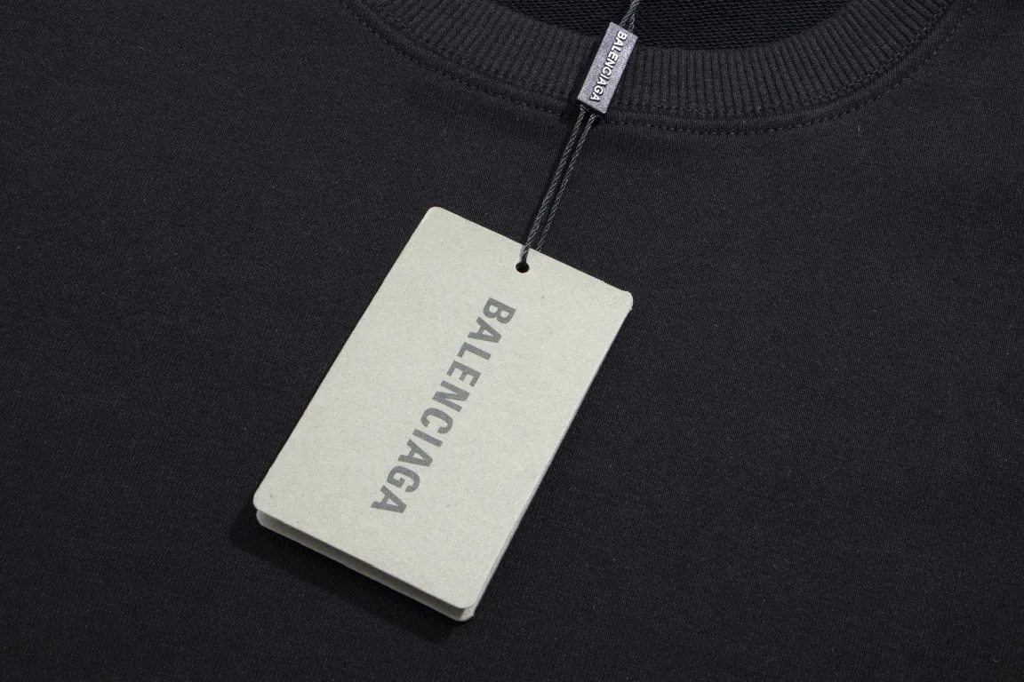 【BALENCIAGA 公式旗艦店】バレンシアガ 丸首の衛衣 スウェット ご好評に付き再入荷！241127