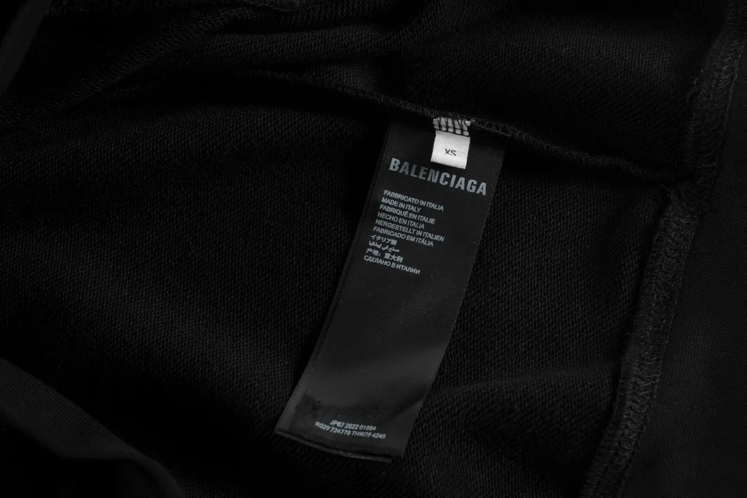【BALENCIAGA 公式旗艦店】バレンシアガ パーカースウェット ご好評に付き再入荷！241127