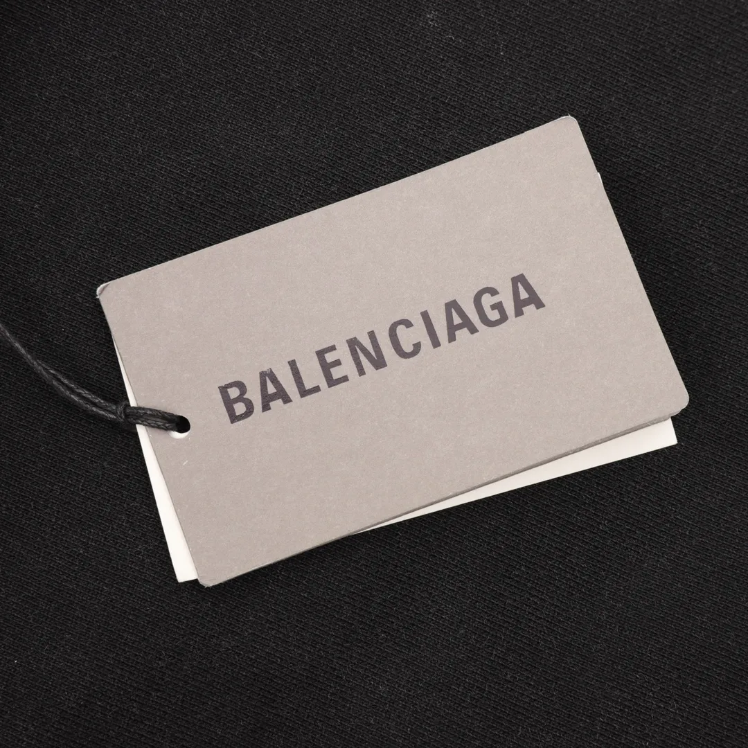 【BALENCIAGA 公式旗艦店】バレンシアガ 丸首の衛衣 スウェット ご好評に付き再入荷！241120