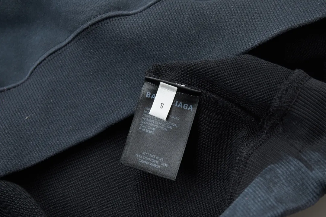 【BALENCIAGA 公式旗艦店】バレンシアガ 丸首の衛衣 スウェット ご好評に付き再入荷！241120