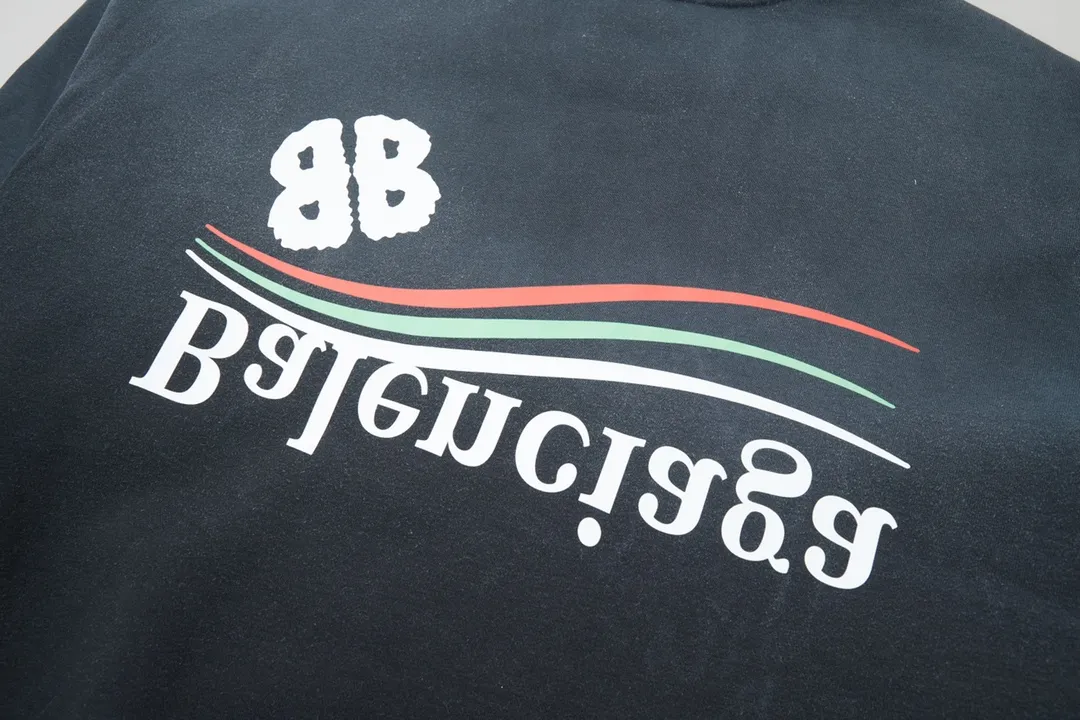 【BALENCIAGA 公式旗艦店】バレンシアガ 丸首の衛衣 スウェット ご好評に付き再入荷！241120