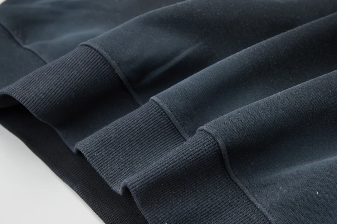 【BALENCIAGA 公式旗艦店】バレンシアガ 丸首の衛衣 スウェット ご好評に付き再入荷！241120