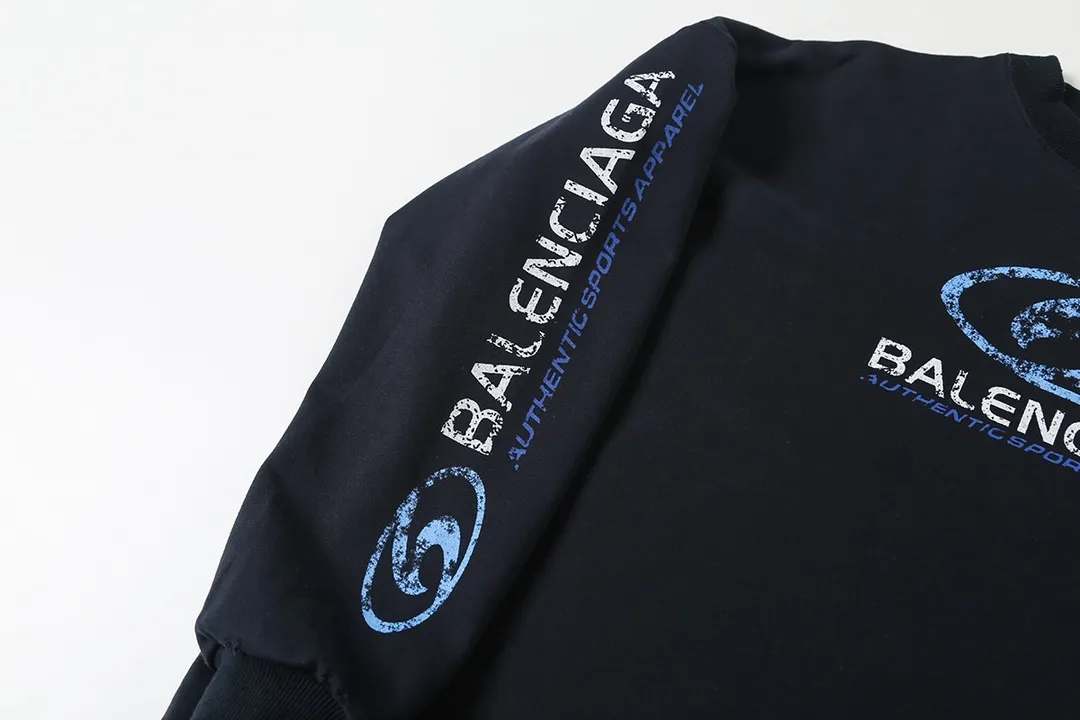 【BALENCIAGA 公式旗艦店】バレンシアガ 丸首の衛衣 スウェット ご好評に付き再入荷！
