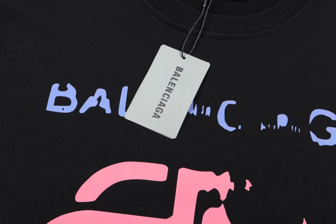 【BALENCIAGA 公式旗艦店】バレンシアガ 丸首の衛衣 スウェット ご好評に付き再入荷！
