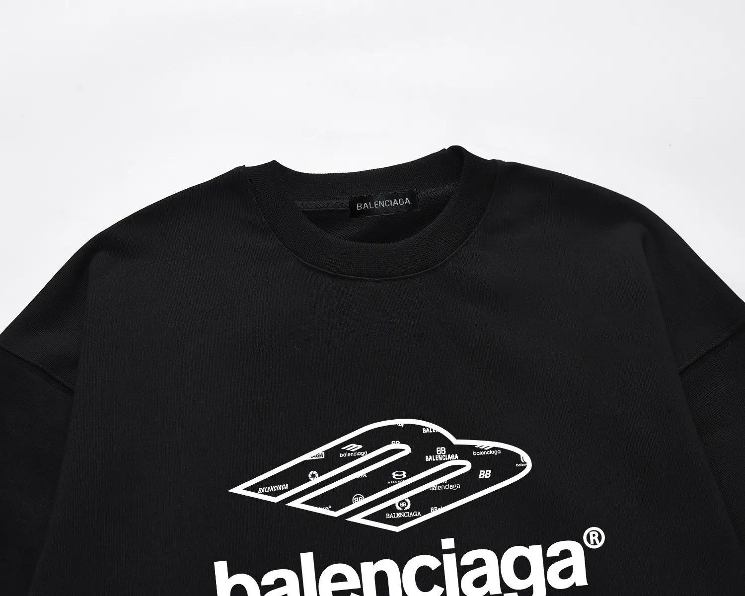 【BALENCIAGA 公式旗艦店】バレンシアガ 丸首の衛衣 スウェット ご好評に付き再入荷！