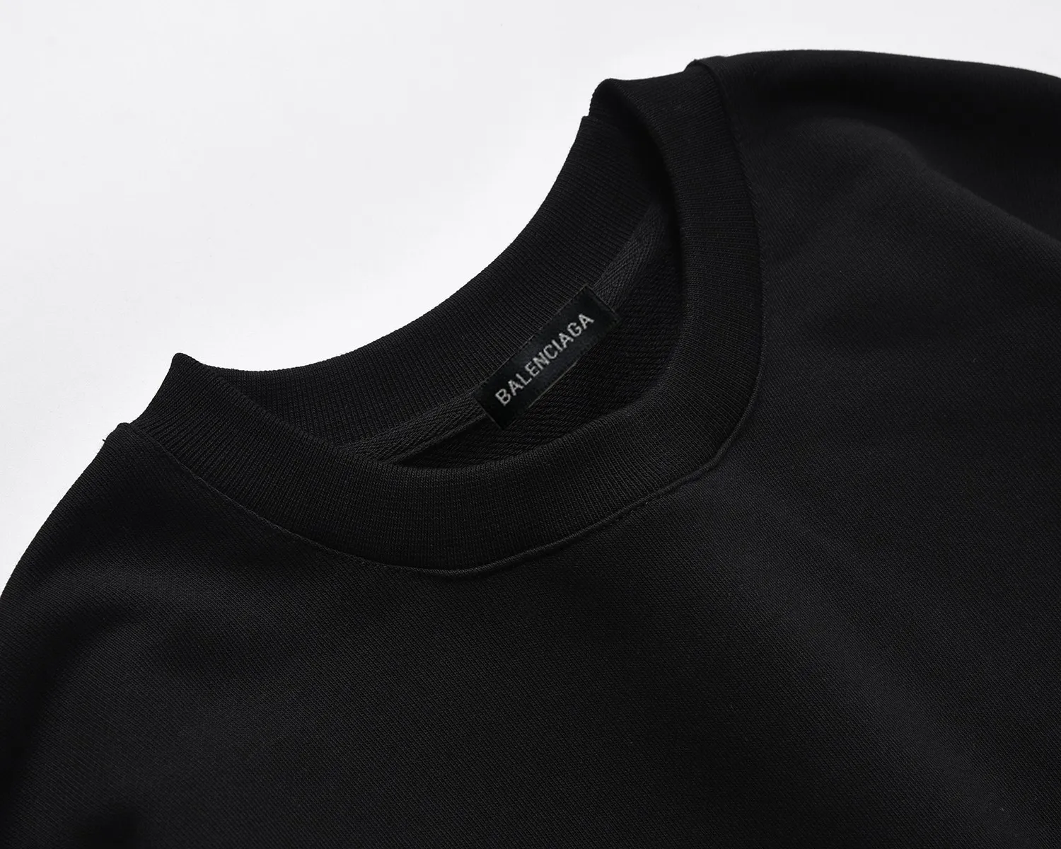【BALENCIAGA 公式旗艦店】バレンシアガ 丸首の衛衣 スウェット ご好評に付き再入荷！