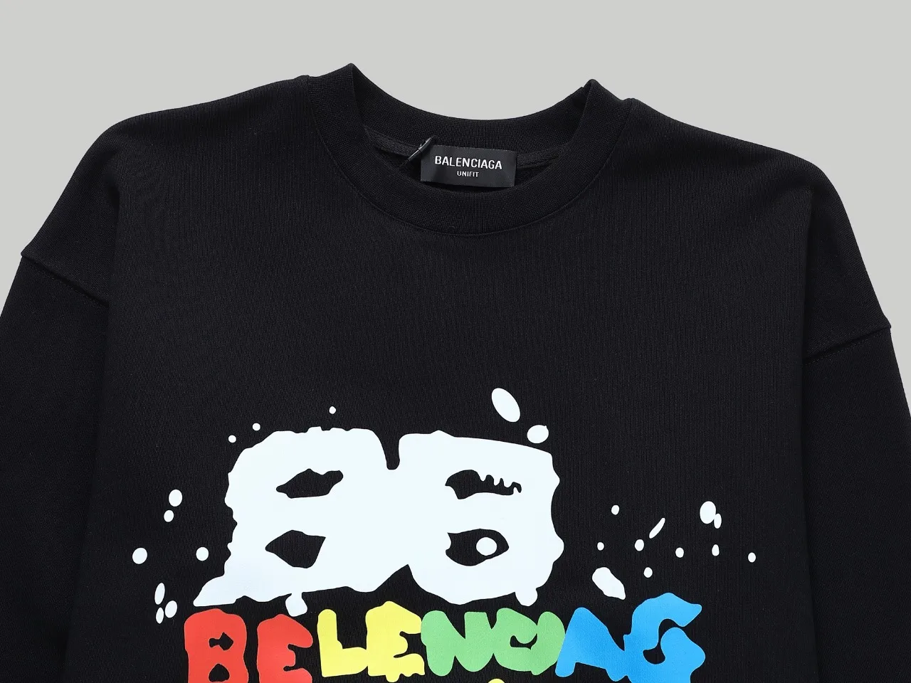 【BALENCIAGA 公式旗艦店】バレンシアガ  丸首の衛衣   スウェットご好評に付き再入荷！
