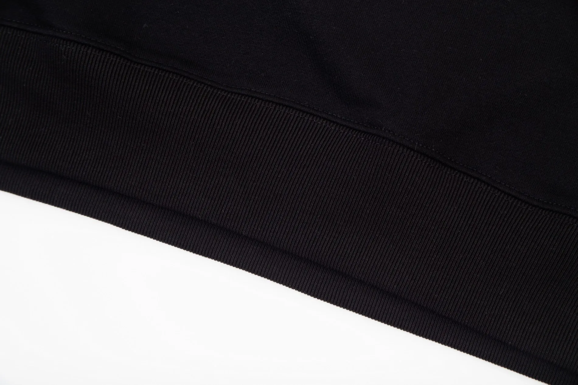 【BALENCIAGA 公式旗艦店】バレンシアガ 丸首の衛衣 スウェット ご好評に付き再入荷！