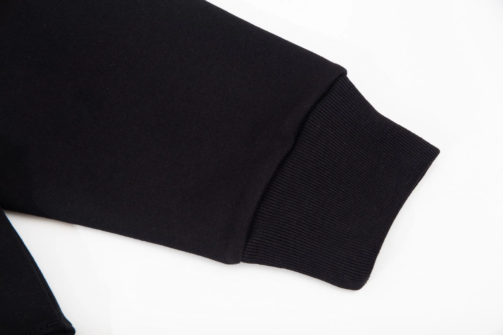 【BALENCIAGA 公式旗艦店】バレンシアガ 丸首の衛衣 スウェット ご好評に付き再入荷！