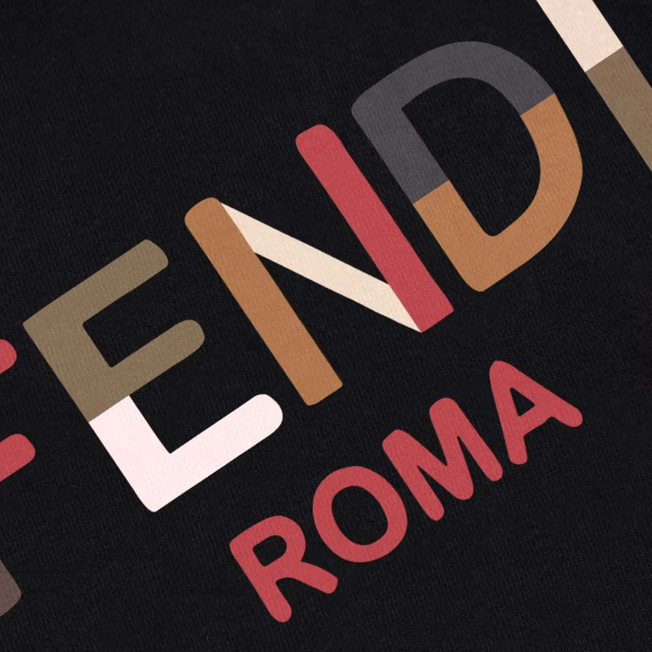 【FENDI 公式旗艦店】フェンディ  丸首の衛衣 スウェットご好評に付き再入荷！250110