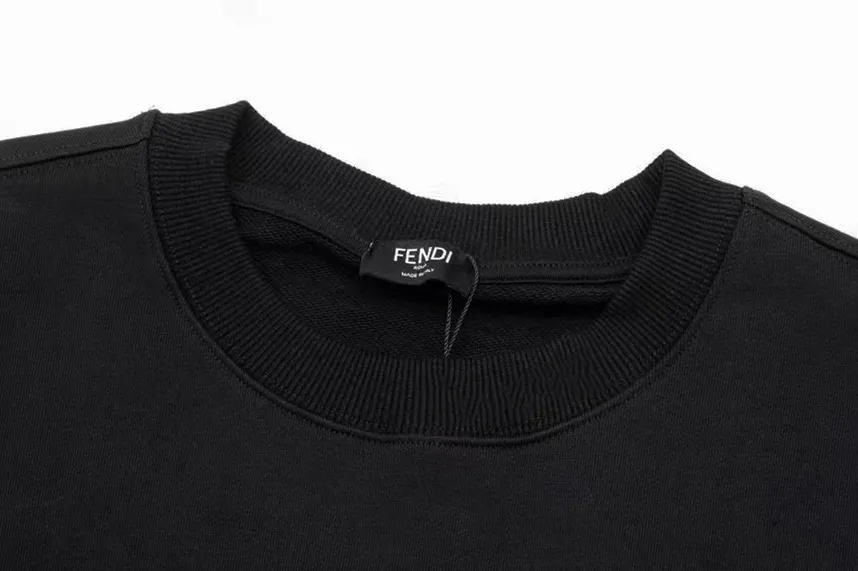 【FENDI 公式旗艦店】フェンディ  丸首の衛衣 スウェットご好評に付き再入荷！250110