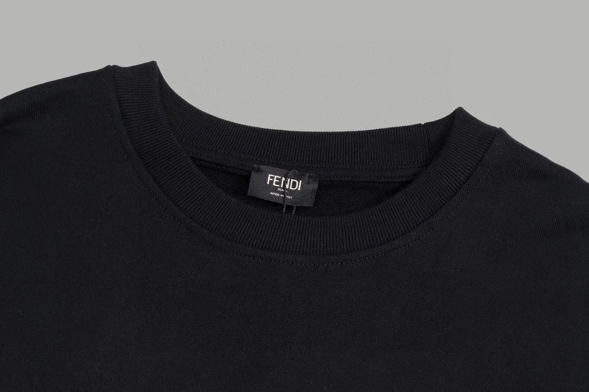 【FENDI 公式旗艦店】フェンディ 丸首の衛衣  スウェットご好評に付き再入荷   241114