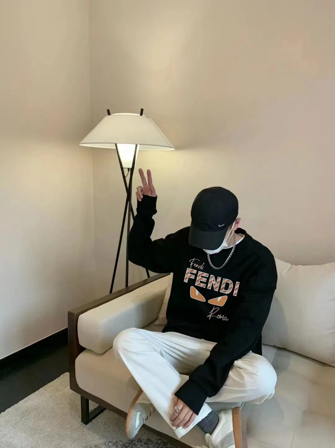 【FENDI 公式旗艦店】フェンディ 丸首の衛衣  スウェットご好評に付き再入荷   241114