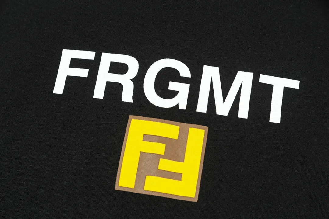【FENDI  公式旗艦店】フェンディパーカー スウェット ご好評に付き再入荷 240830