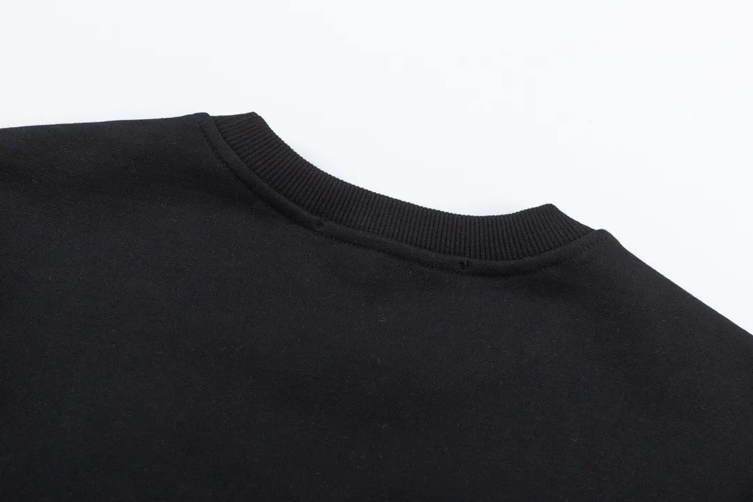 【GIVENCHY  公式旗艦店】ジバンシー 丸首の衛衣 スウェットご好評に付き再入荷！241122