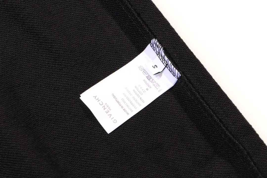 【GIVENCHY 公式旗艦店】ジバンシー 丸首の衛衣 スウェットご好評に付き再入荷   241114