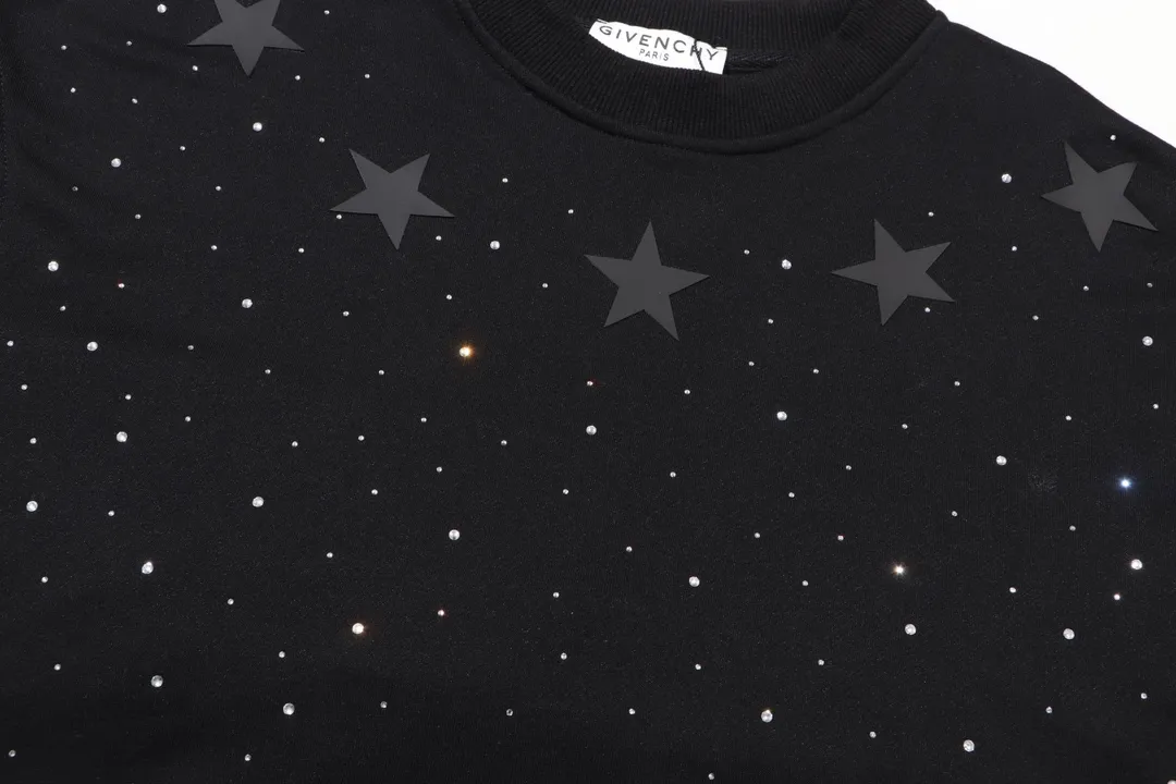 【GIVENCHY 公式旗艦店】ジバンシー 丸首の衛衣 スウェットご好評に付き再入荷   241114