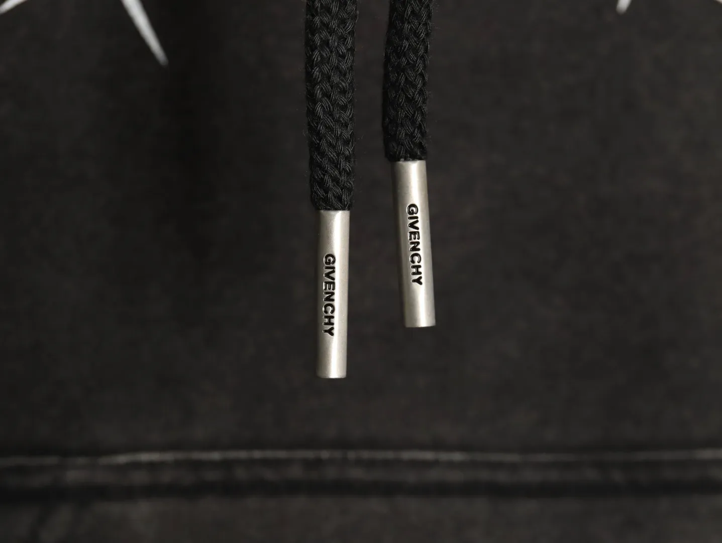 【GIVENCHY 公式旗艦店】ジバンシー  パーカー  スウェットご好評に付き再入荷   241114
