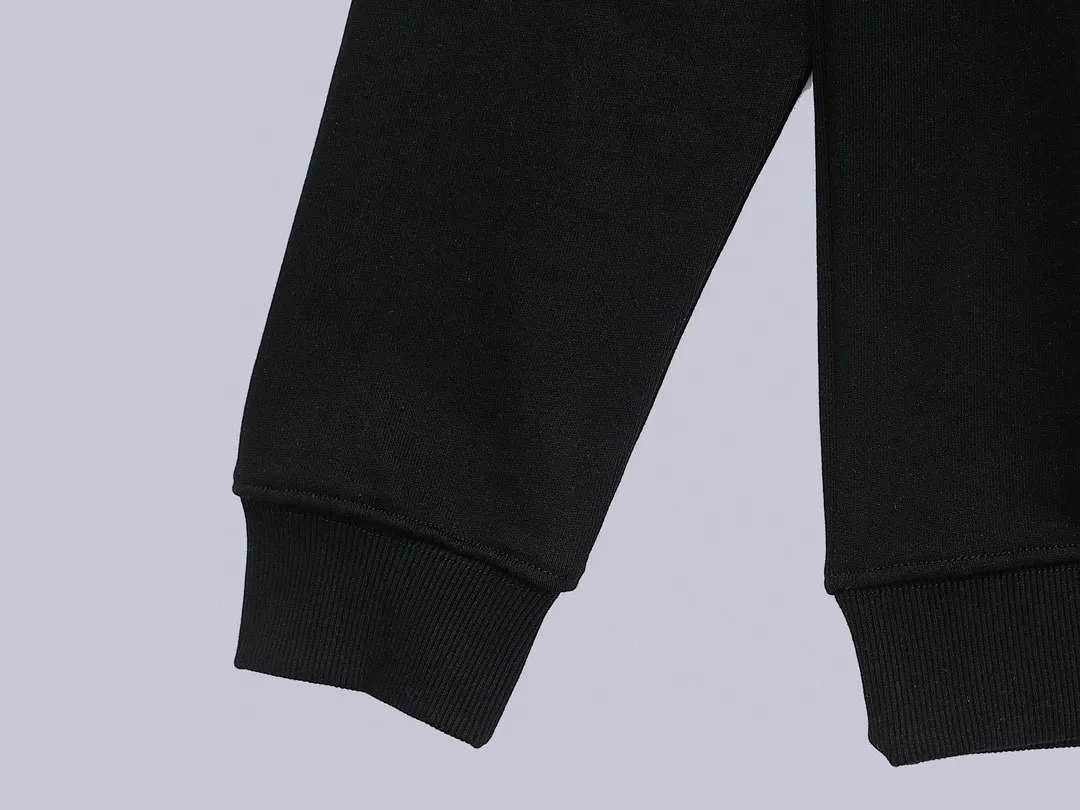 【GIVENCHY 公式旗艦店】ジバンシー 丸首の衛衣 スウェットご好評に付き再入荷 240829