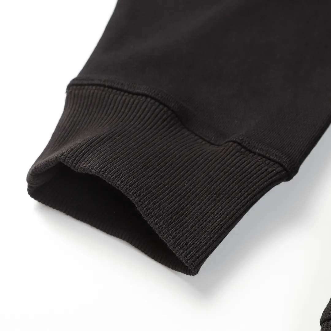 【GIVENCHY  公式旗艦店】ジバンシー 丸首の衛衣 スウェットご好評に付き再入荷 240809