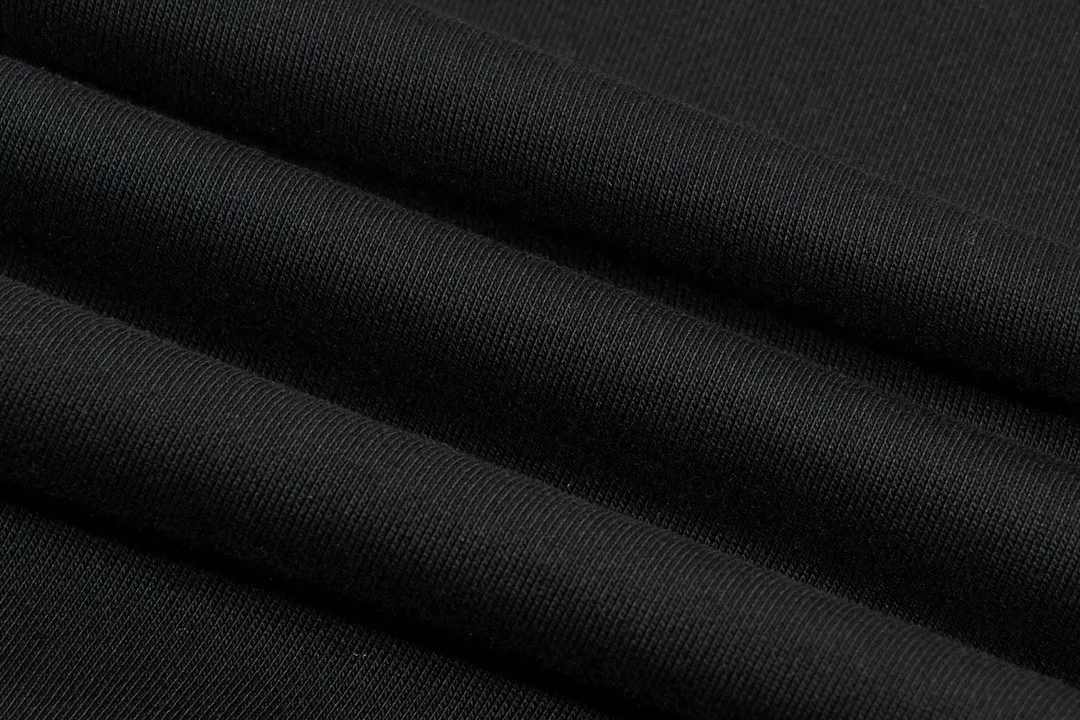 【GIVENCHY  公式旗艦店】ジバンシー 丸首の衛衣 スウェットご好評に付き再入荷！