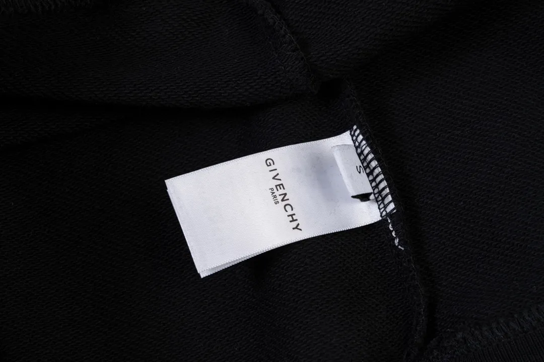 【GIVENCHY 公式旗艦店】ジバンシー  丸首の衛衣 スウェットご好評に付き再入荷！