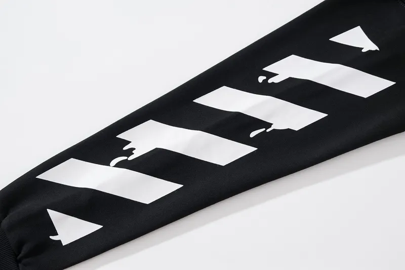 【OFF-WHITE  公式旗艦店】オフホワイト 丸首の衛衣  スウェットご好評に付き再入荷！ 241127