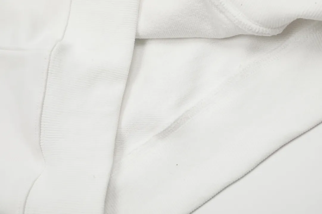 【OFF-WHITE  公式旗艦店】オフホワイトパーカースウェットご好評に付き再入荷 240806