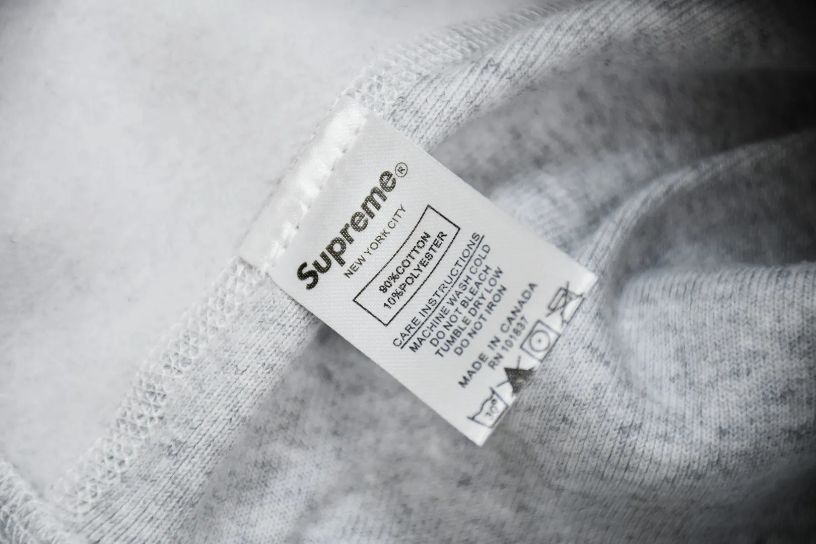 【Supreme  公式旗艦店】 パーカー  スウェットご好評に付き再入荷！241115