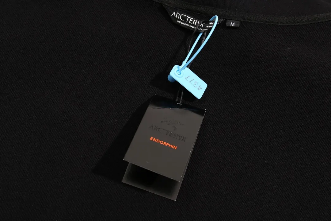 【ARCTERYX 公式旗艦店】アークテリクス  丸首の衛衣  スウェット ご好評に付き再入荷！241121