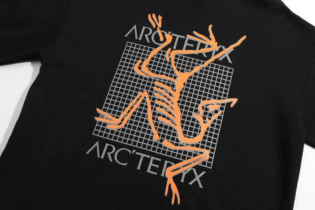 【ARCTERYX 公式旗艦店】アークテリクス  パーカー  スウェット ご好評に付き再入荷！241121