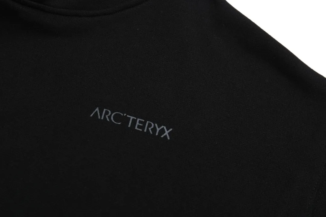 【ARCTERYX 公式旗艦店】アークテリクス  パーカー  スウェット ご好評に付き再入荷！241121